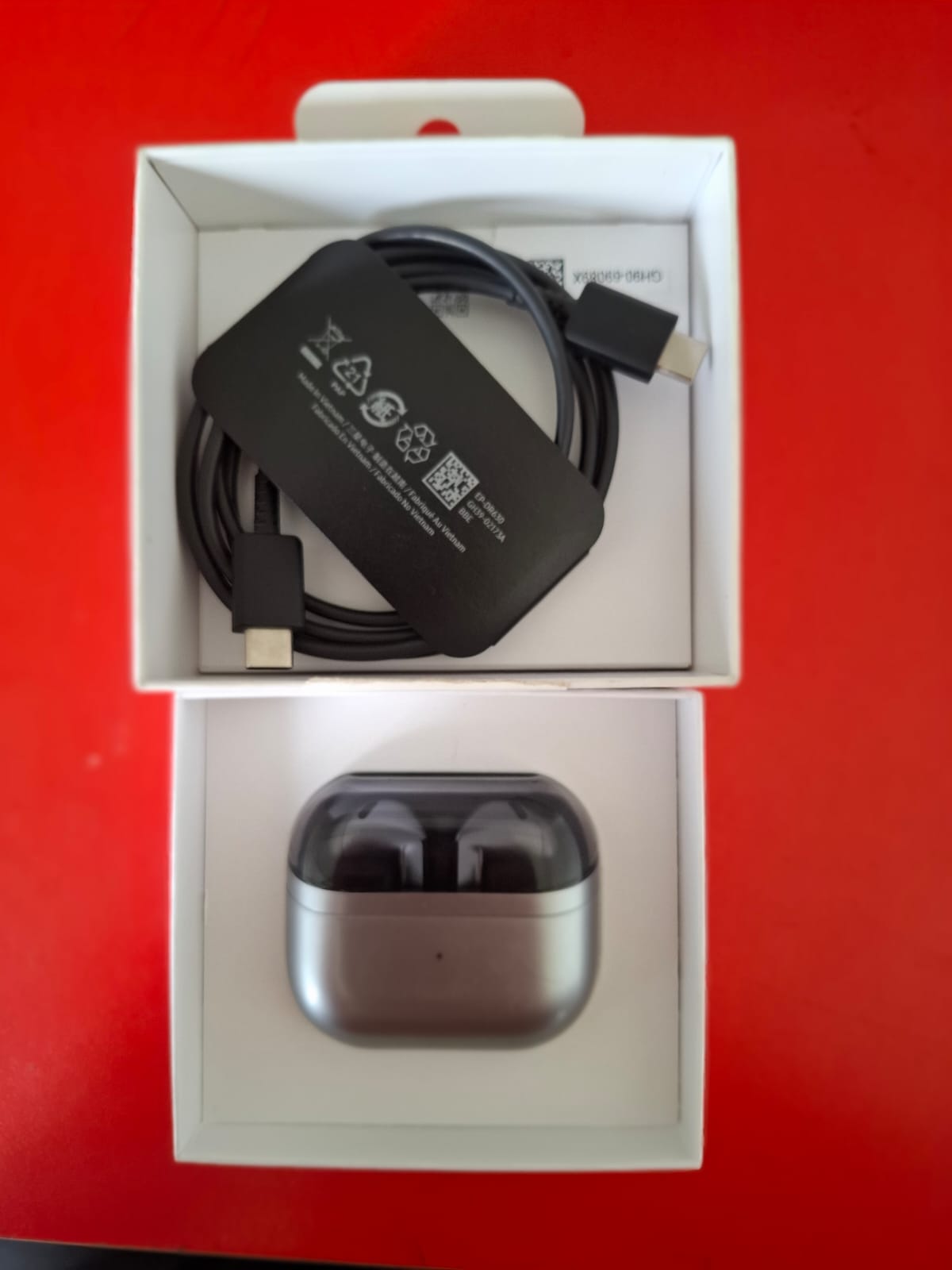 Samsung Galaxy Buds3 Silver – Like New